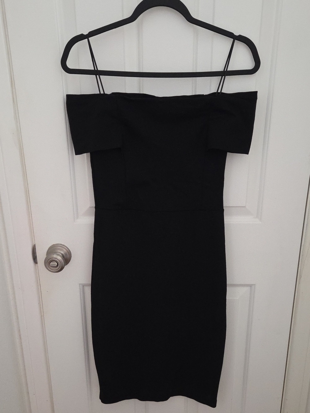 Off-Shoulder Black Bodycon Dress